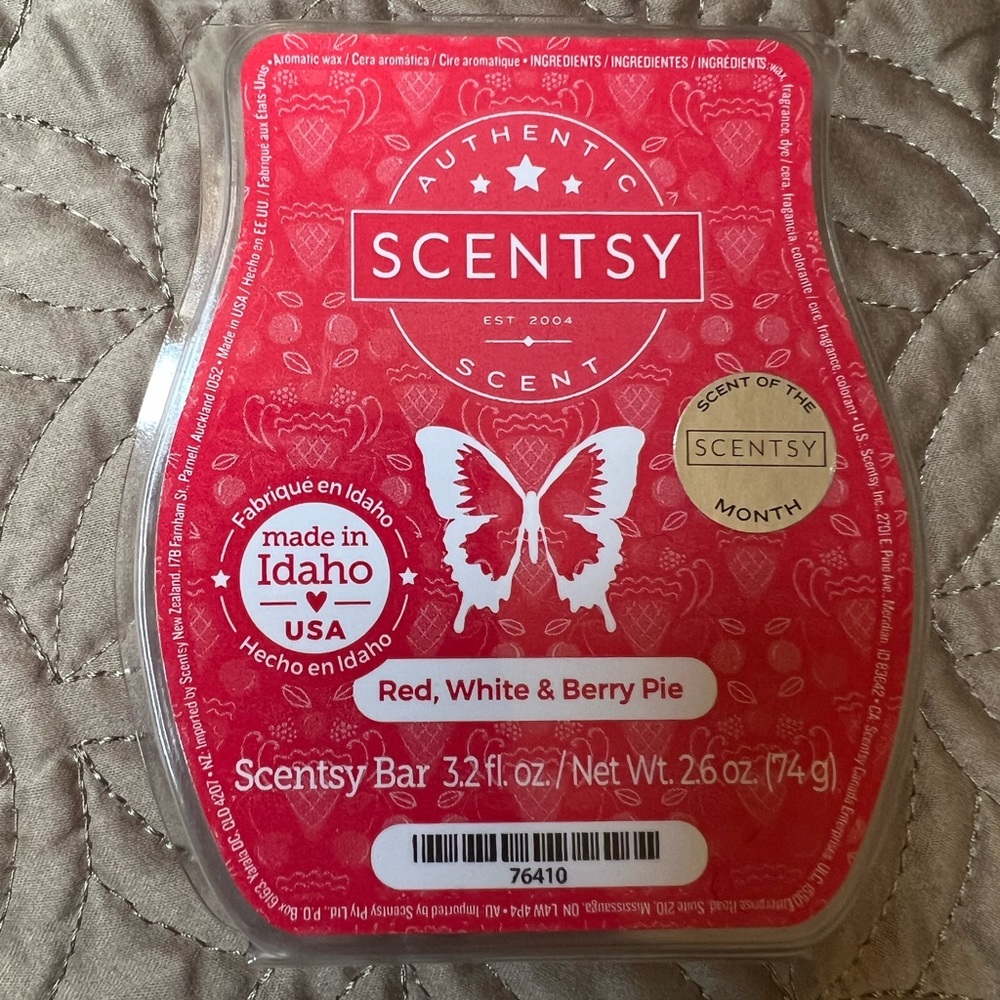 SCENTSY Red White & Berry Pie Wax Bar